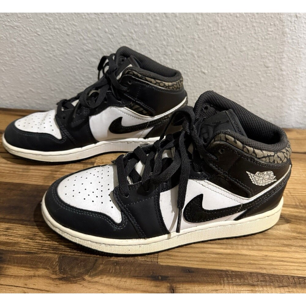 Nike Air Jordan 1 Mid Panda Elephant White Black Sneaker FB9909-001 Youth Size 7
